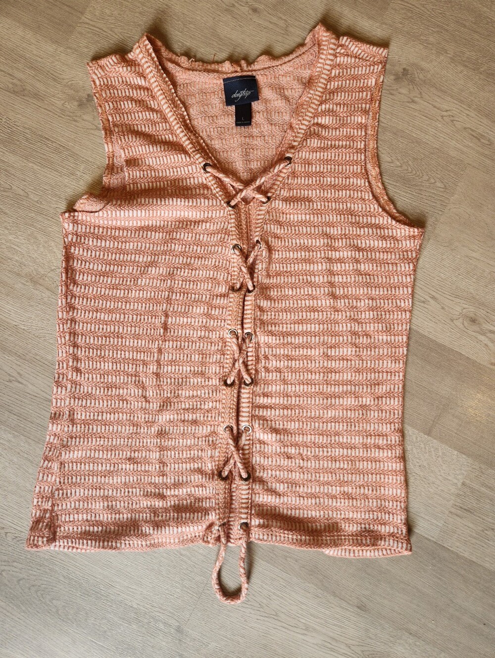 Daytrip Womens Large Open-Weave Sleeveless Tank Shirt Bi-color Knit Pattern